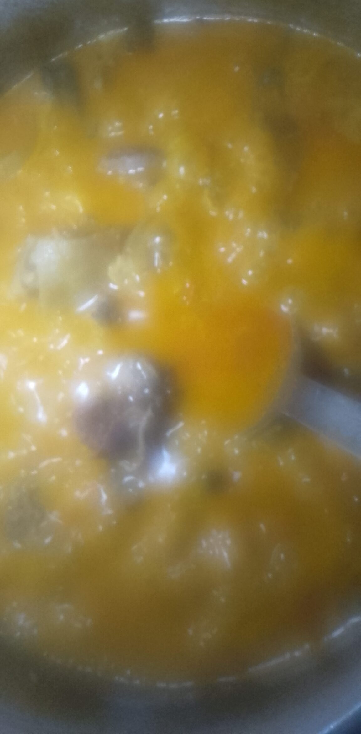 dissolved-cocoyam-paste-in-the-pot-on-fire