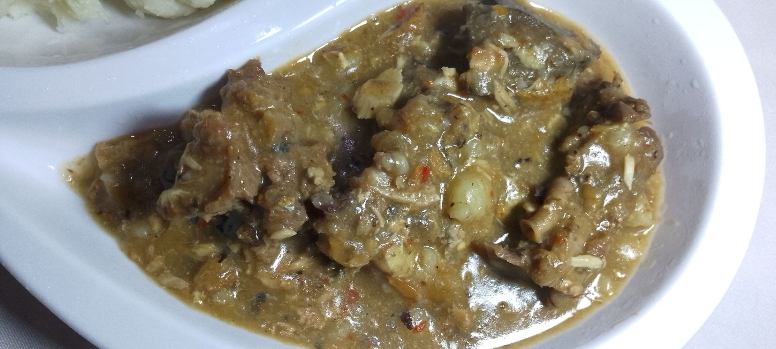 How-to-cook-white-soup-featured-image